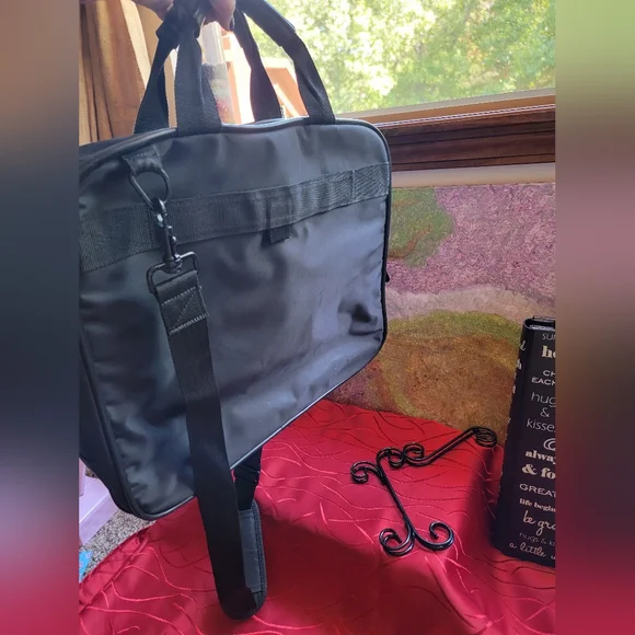 Targus Laptop bag - Picture 9 of 16